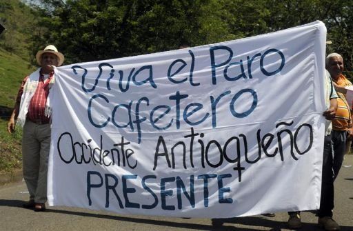 Cerca de 800 peruanos están atrapados en Colombia por paro de cafeteros