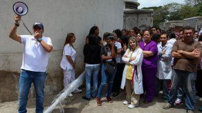 Enfermeros venezolanos mantendrán protestas pese a presiones de autoridades