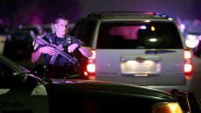 Balean a policías en San Diego y uno muere