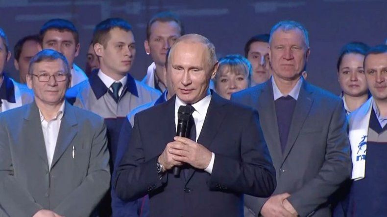 Vladimir Putin dice que buscará reelección en presidenciales de marzo de 2018