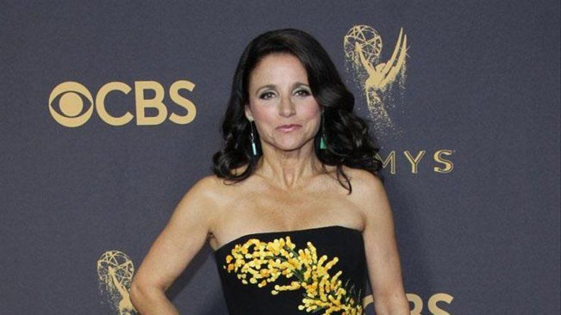 Julia Louis Dreyfus Recibe El Cariño De Sus Compañeros Tras Anunciar Que Padece Cáncer De Mama 