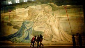 Gigantesco lienzo perdido de Dalí será el telón de fondo de obra teatral
