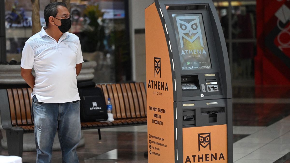 Banco Central de El Salvador publica normas para facilitar el uso del  bitcoin