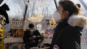 El gobierno ha eliminado o reducido la mayoría de las normas de cuarentena, pruebas y de otro tipo dentro de China.