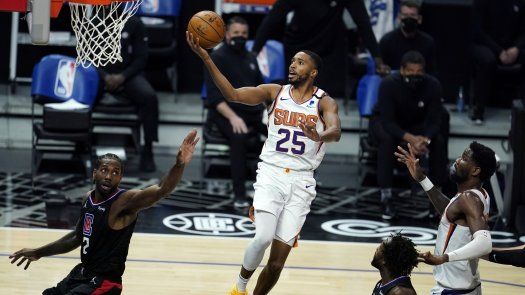 Clippers ganan duelo en Conferencia del Oeste