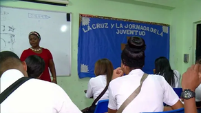 Cursos de reforzamiento para estudiantes de sexto año en universidades.