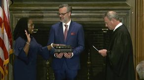 Juramenta la primera mujer jueza negra en la corte de EE. UU.