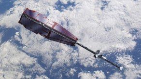 Satélites de la misión Swarm confirman el debilitamiento del campo magnético