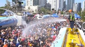 Nacionales y extranjeros disfrutaron de los culecos en la Cinta Costera este primer día de Carnaval