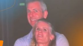 Dimite jefe de empresa de EE. UU. que aparece en video viral de concierto de Coldplay.