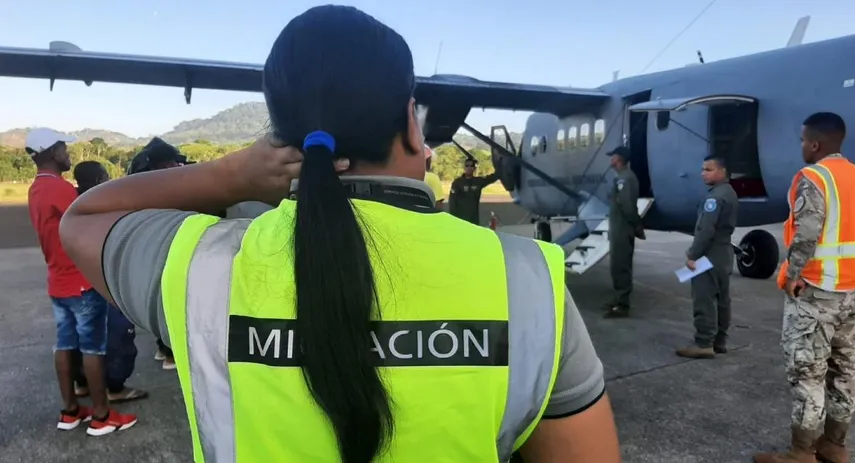 Devuelven a 30 extranjeros por representar un peligro dentro del país Devuelven a 30 extranjeros por representar un peligro dentro del país 