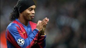 Ronaldinho expresa al Milan su interés