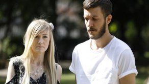 Los padres del bebé británico enfermo comparecen de nuevo ante la corte
