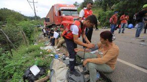 Abandonan viaje 268 salvadoreños de caravana de migrantes