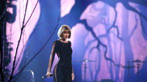 Swift inaugura los Grammy