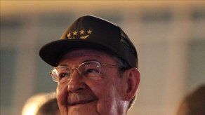 Raúl Castro encabeza acto por 61 años de asalto al cuartel Moncada