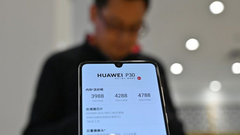 Maduro anuncia inversiones con Huawei pese a tremenda agresión de EEUU
