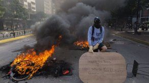 Presidente de Panamá condena violencia en Venezuela y critica a Maduro