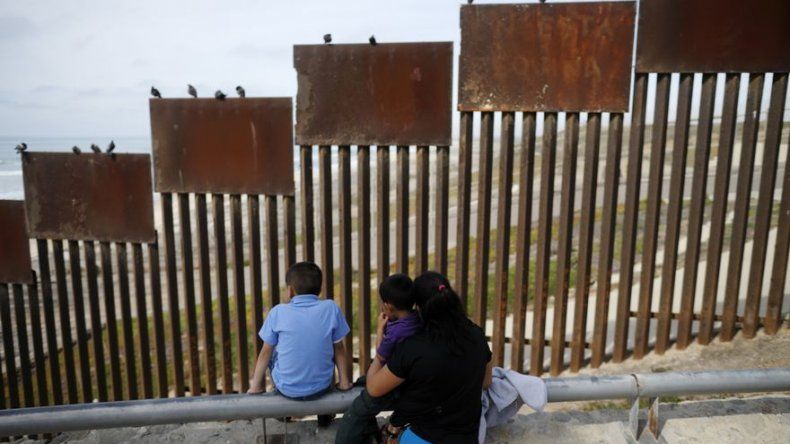 No irá de costa a costa; ¿qué tan largo será muro de Trump?