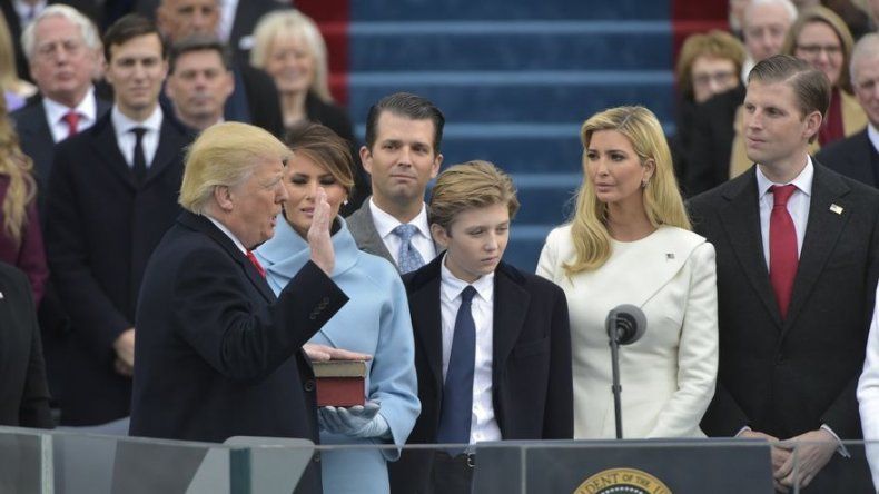 Donald Trump prestó juramento como 45º presidente de Estados Unidos