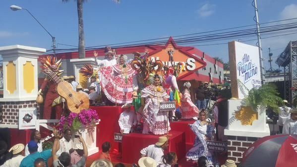 Las Tablas vive multitudinario Desfile de las Mil Polleras