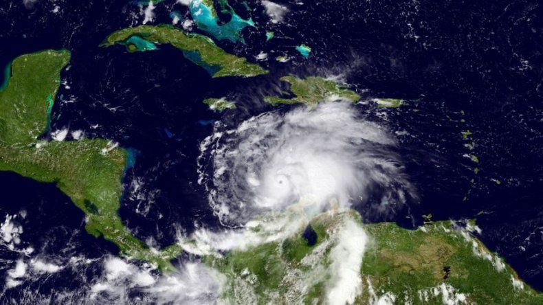 Cuba decreta fase de alerta en zona oriental ante cercanía de huracán Matthew