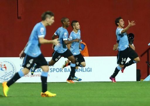 Uruguay supera a Irak en penales y disputará la final contra Francia