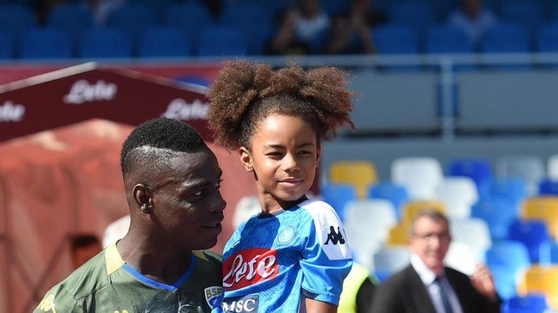 Balotelli anota por Brescia, que cae ante Napoli