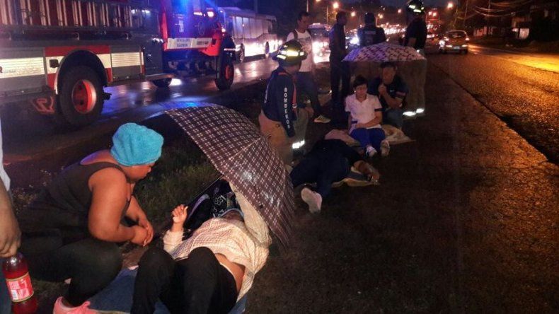 Metro Bus cayó en cuneta en Ciudad Bolívar, varios heridos