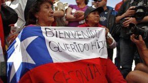 Familares de mineros celebran exitoso rescate