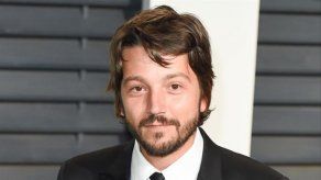 A Diego Luna le pierden la maleta y estalla en Twitter