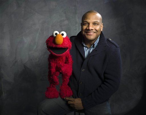 Titiretero de Elmo acusado de relación con menor