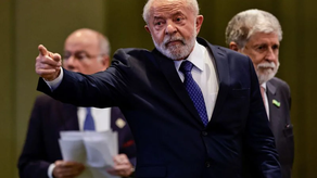 Presidente de Brasil, Lula da Sila firma decreto que limita el acceso a armas