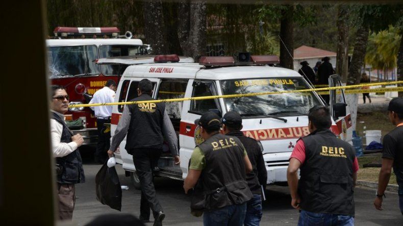 Mueren dos niñas y suben a 38 fallecidas en incendio en Guatemala