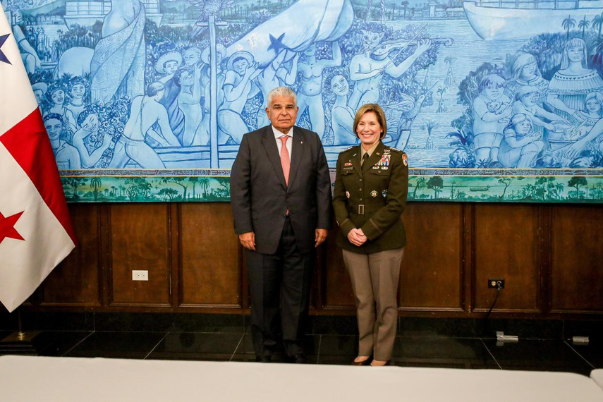 Presidente Mulino se reúne con la jefa del Comando Sur