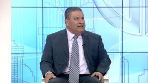 Abogado atribuye al ministro Carles conflictos entre sindicatos en Minera Panamá