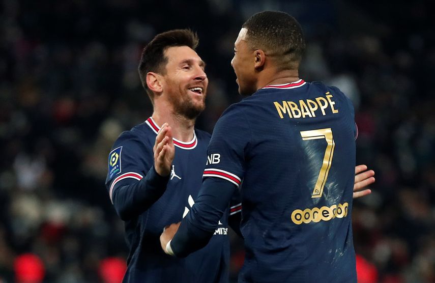 Kylian Mbappé con doblete.