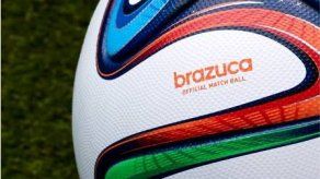 Decomisan contenedor con balones falsificados del Mundial