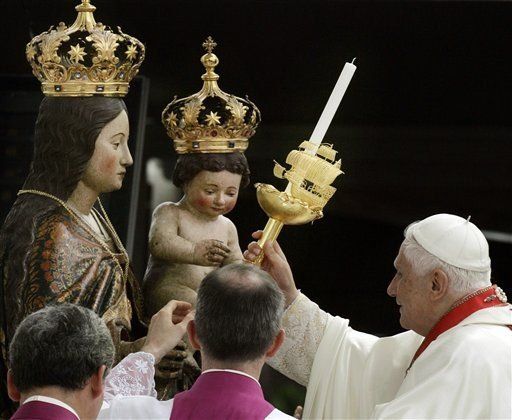 El Papa saluda a los legendarios centenarios de Cerdeña