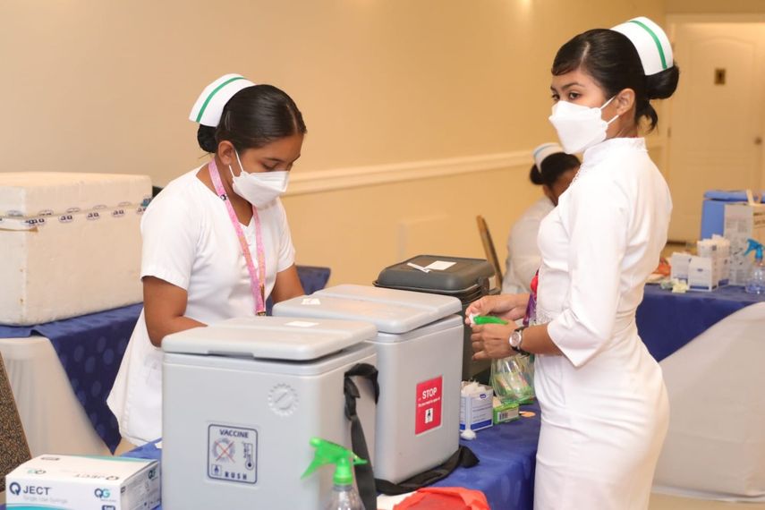 El Minsa reitera el llamado a la población para que acudan a las instalaciones de salud a colocarse la vacuna contra la influenza.