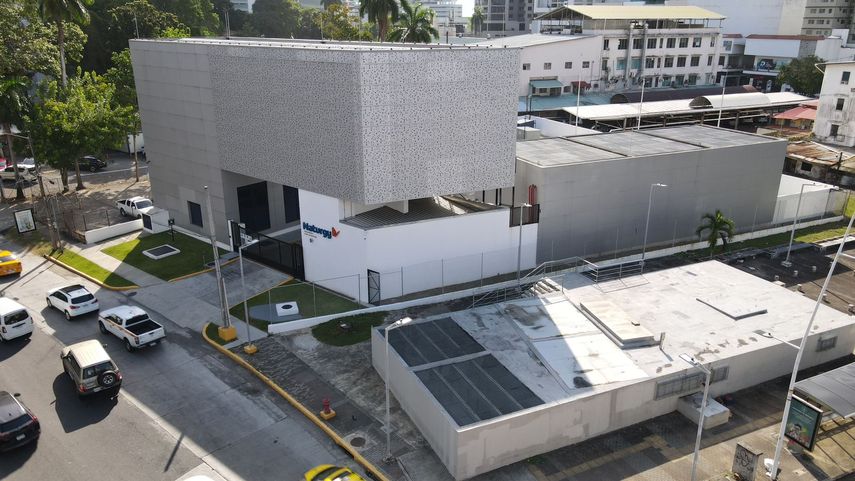 Estudiantes de UMECIT visitan la subestación Justo Arosemena de Naturgy.