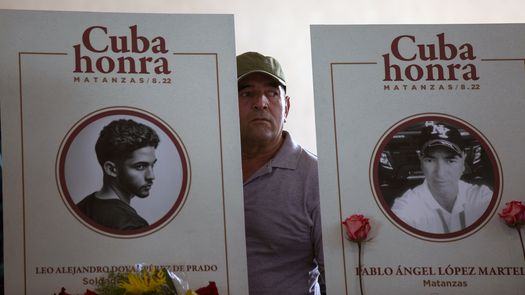 Las autoridades difundieron la víspera el listado con los nombres, las fotografías y lugar de residencia de los bomberos fallecidos.
