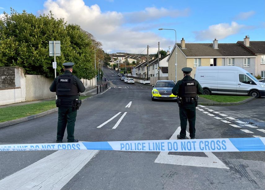 Strabane está unos 1340 kilómetros (80 millas) al oeste de Belfast