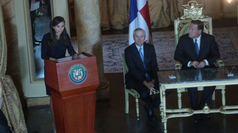 María Luisa Romero toma posesión como ministra de Gobierno