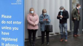 Escocia: Vacunaciones reducen hospitalizaciones de COVID-19