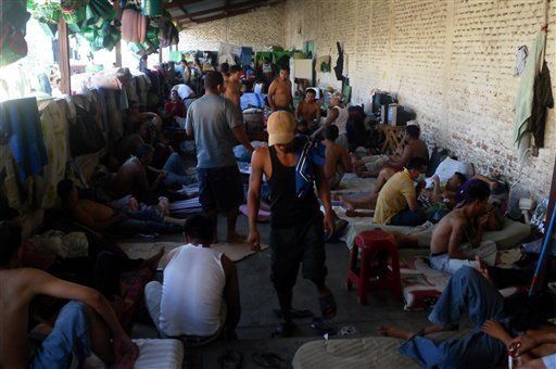 Duelo y júbilo se mezclan por tragedia en cárcel de Honduras