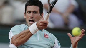 Nadal y Djokovic avanzan en el Abierto de Francia