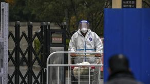 . El transporte público y las clases se han suspendido en gran parte de Guangzhou, mientras que los vuelos a Beijing y a otras grandes ciudades fueron cancelados, según los reportes de la prensa estatal.