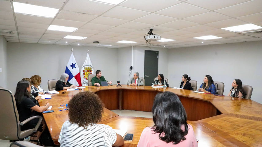 La Alcaldía de Panamá se reúne con el MINSA y el MIDES.