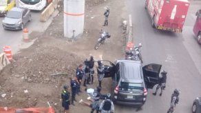 Policía Nacional aprehende a dos hombres durante operativo en la 24 de Diciembre Policía Nacional aprehende a dos hombres durante operativo en la 24 de Diciembre